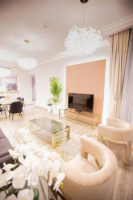 דובאי Magnificent 2 Bedroom With Stunning Burj Khalifa View מראה חיצוני תמונה